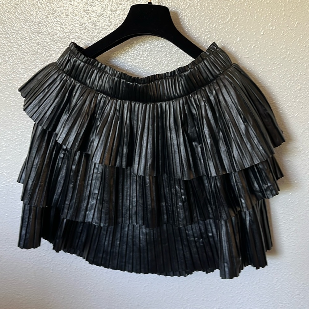 Entro Pleated Tiered Mini Skirt Sz. L